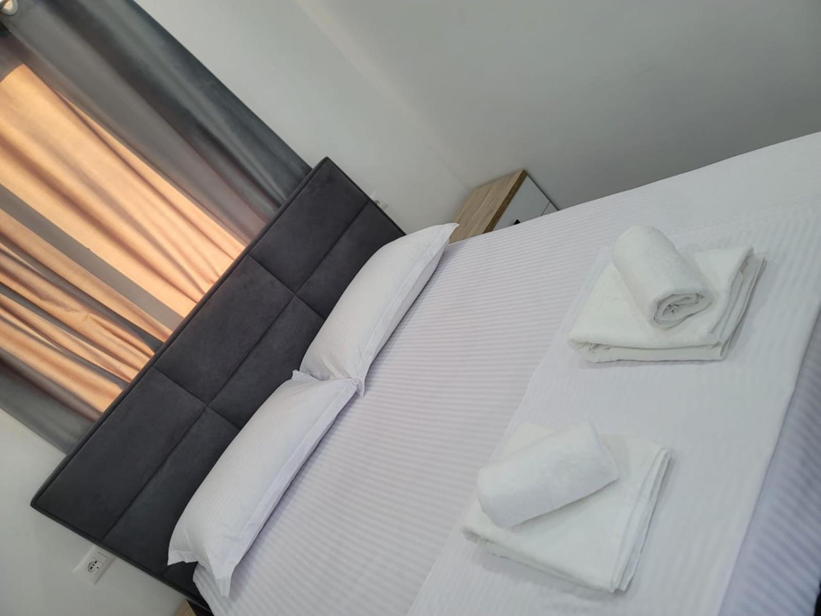 Caca Hotel Rinas Eksteriør bilde